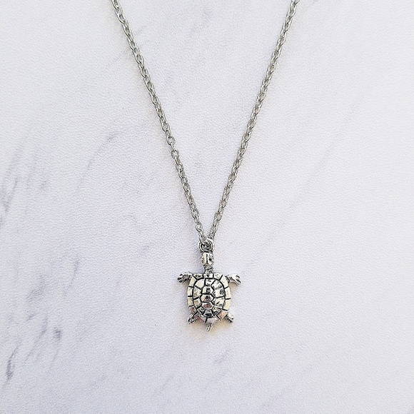 Silver Color Turtle Pendant Necklace - Picture 3 of 7